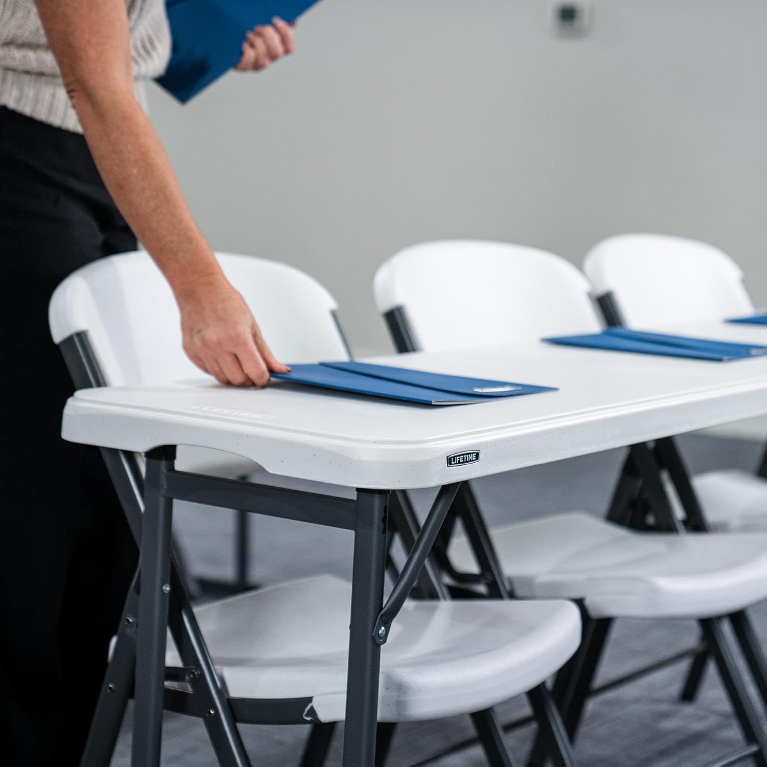 Lifetime 6-Foot Seminar Table, Commercial