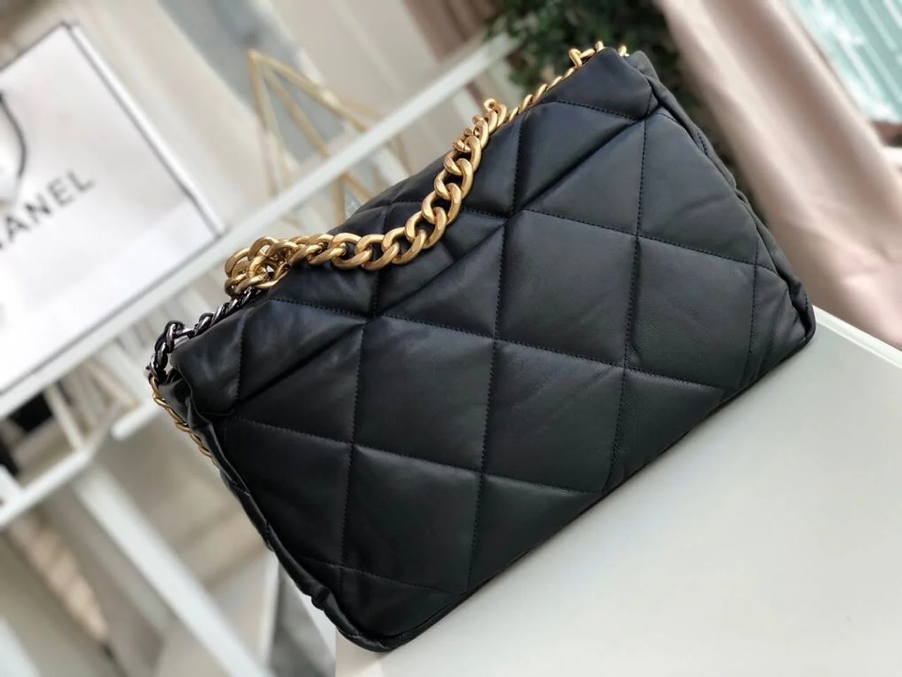 Chanel 19 Maxi Handbag Black For Women, Women&rsquo;s Bags, Shoulder And Crossbody Bags 14in/36cm AS1162 B04852 94305