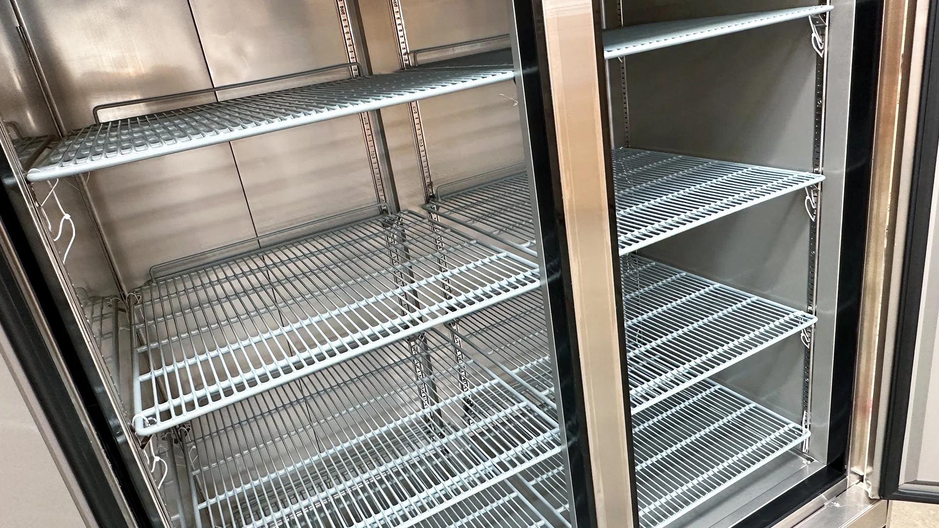 NSF 43 Cu.ft Reach-In double Door commercial  Refrigerator fridge icebox SS interior C55R