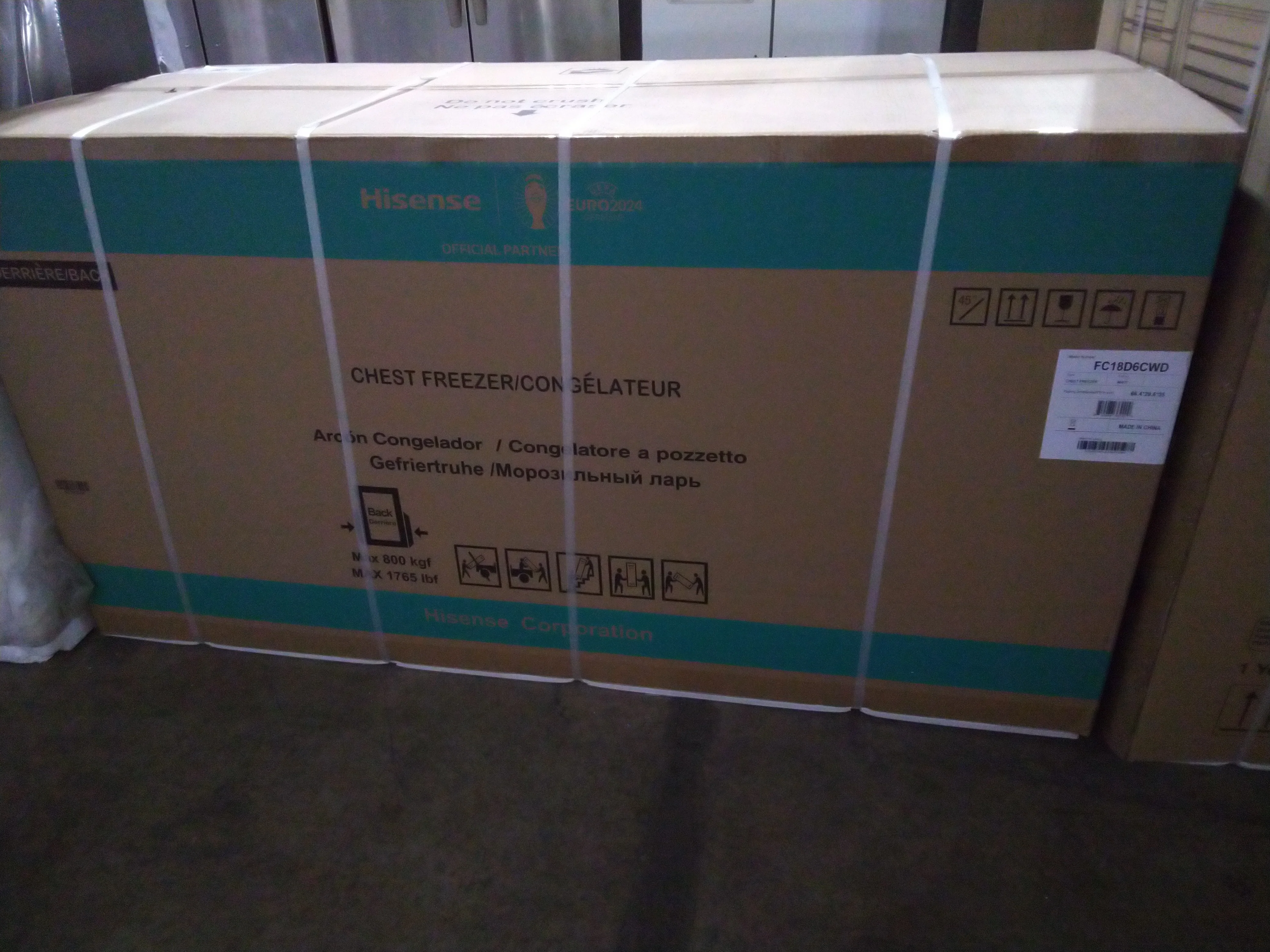 HISENSE 17.7 CU FT. WHITE CONVERTIBLE CHEST FREEZER OR FRIDGE WITH CASTER WHEELS - FC18D6CWD