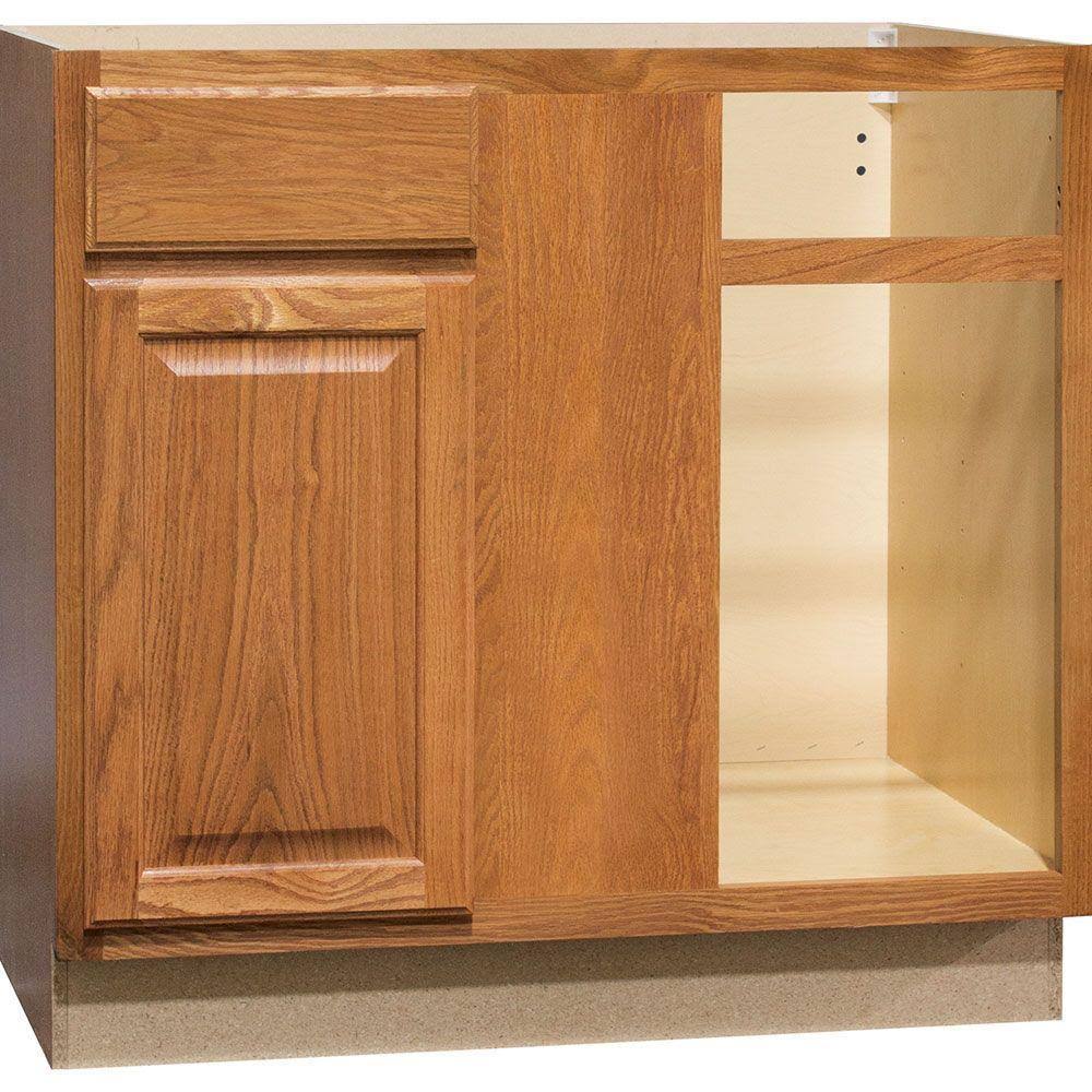 Interline 2478222 36 x 24 in. Hampton Blind Corner Base Cabinet Oak