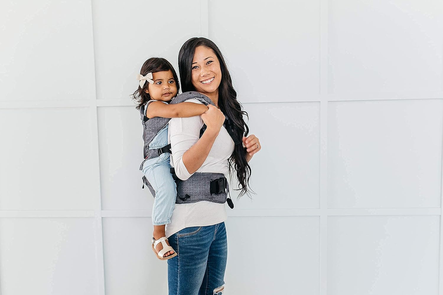 MiaMily Hipster Smart Hip Seat Baby Carrier with 6 Carry Positions incl. Ergonomic Forward-Facing, Built-in Storage