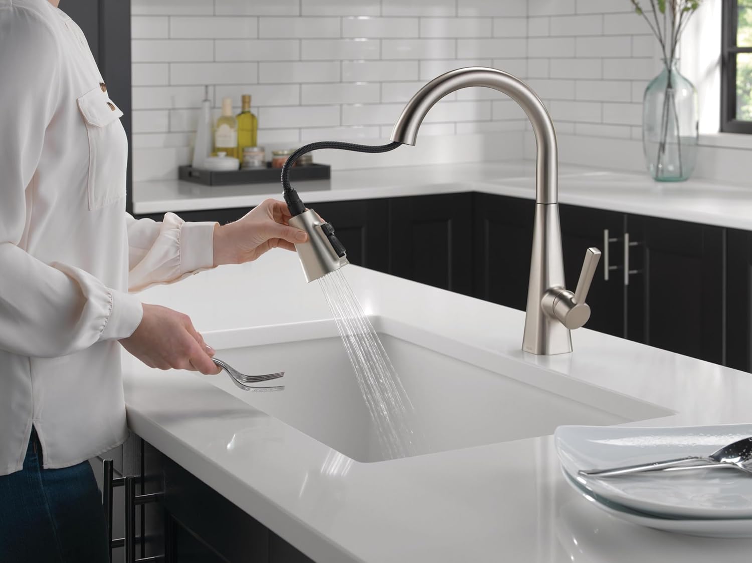 Delta Faucet Lenta Brushed Nickel Kitchen Faucet, Kitchen Faucets with Pull Down Sprayer, Kitchen Sink Faucet, Faucet for Kitchen Sink