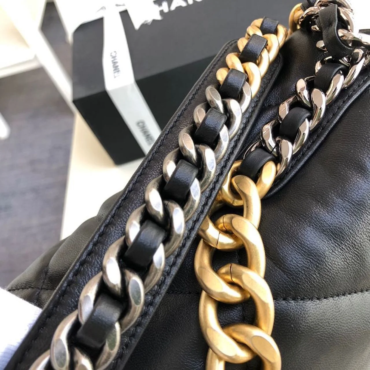 Chanel 19 Maxi Handbag Black For Women, Women&rsquo;s Bags, Shoulder And Crossbody Bags 14in/36cm AS1162 B04852 94305