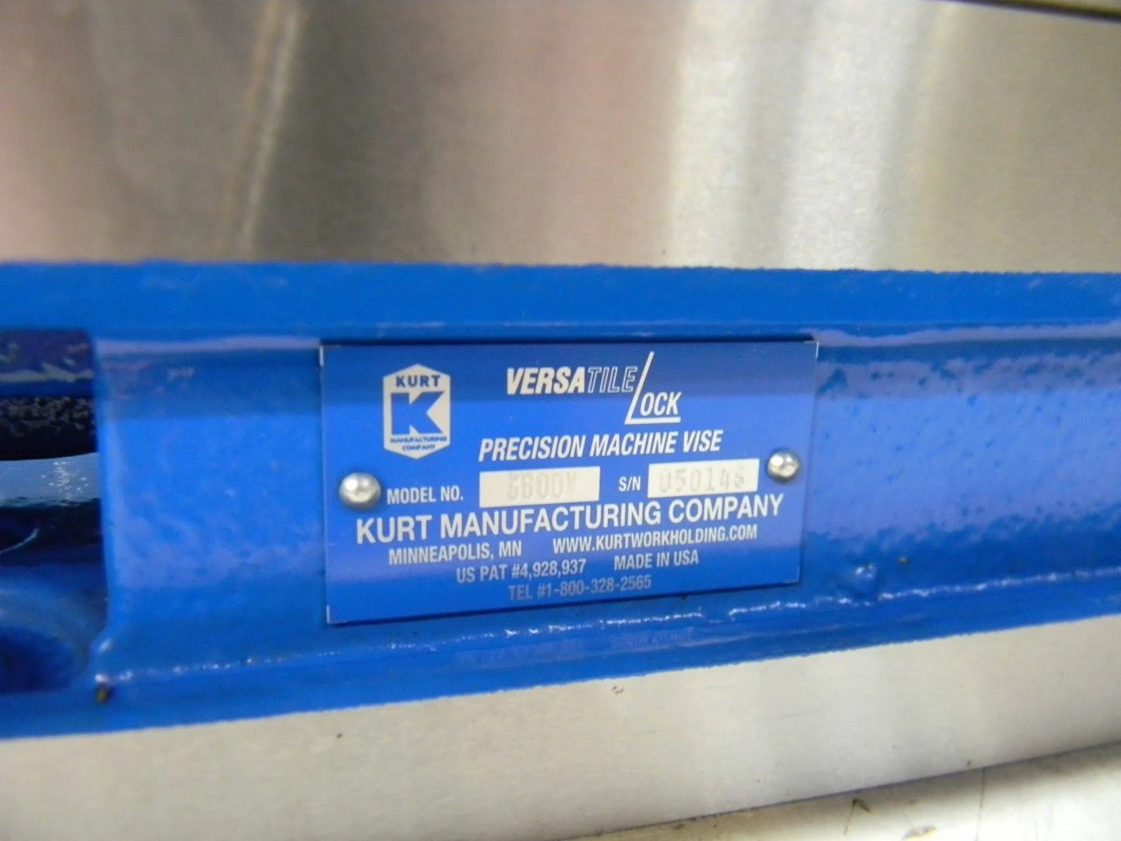 Kurt 6x22 VersatileLock Vise 3600V