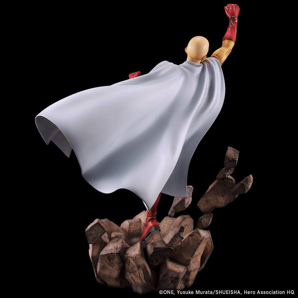 Estream Saitama One-Punch Man 1/7 Scale Figure