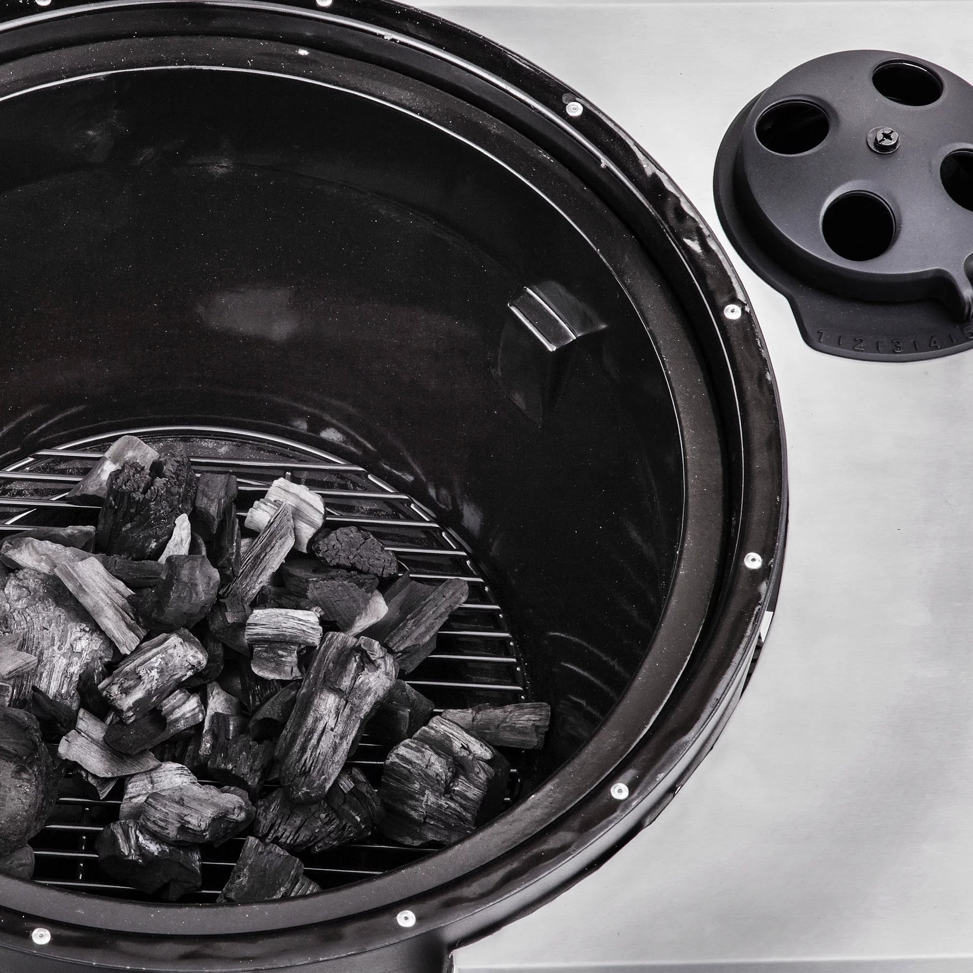 Char-Broil Kamander Kamado Grill