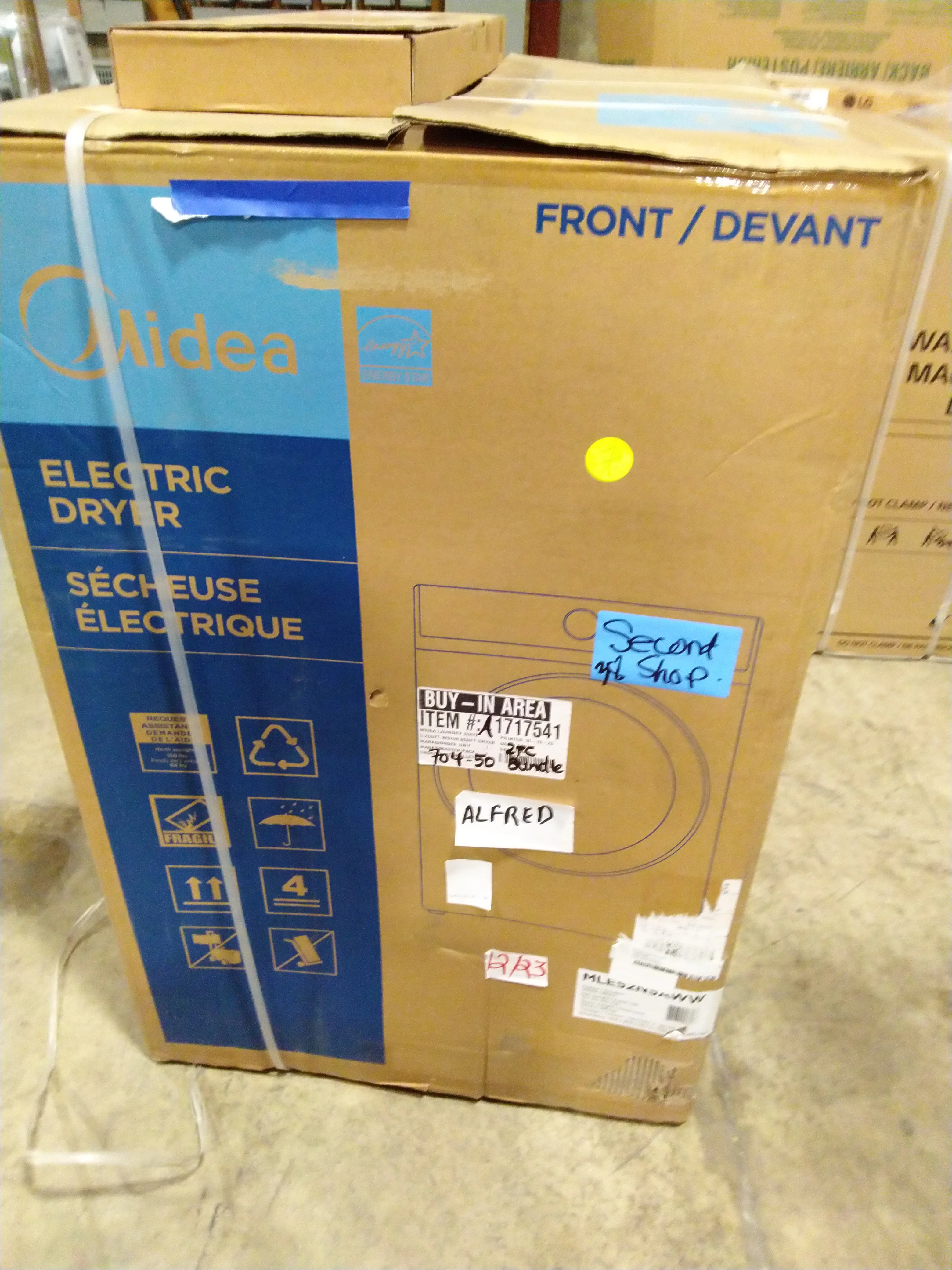 MIDEA LAUNDRY SUITE 5.2 cu ft. Front Washer and 8.0 cu.ft Electric Dryer
