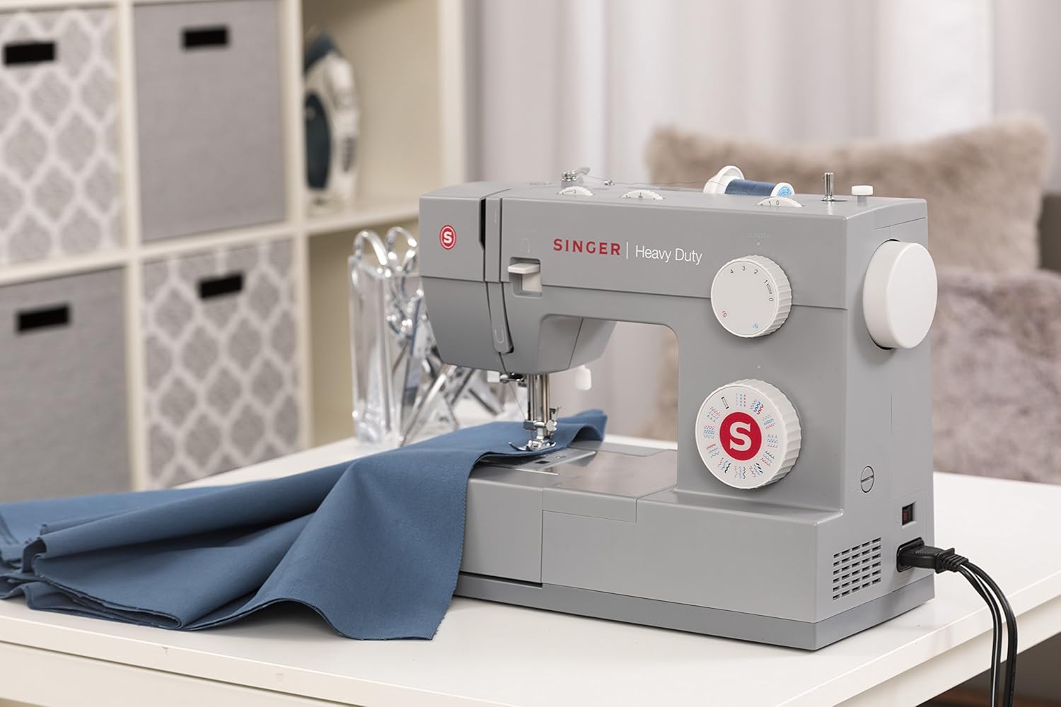 SINGER Sewing 4432 Heavy Duty Extra-High Speed Sewing Machine with Metal Frame and Stainless Steel Bedplate & Universal Heavy Duty Machine Needles
