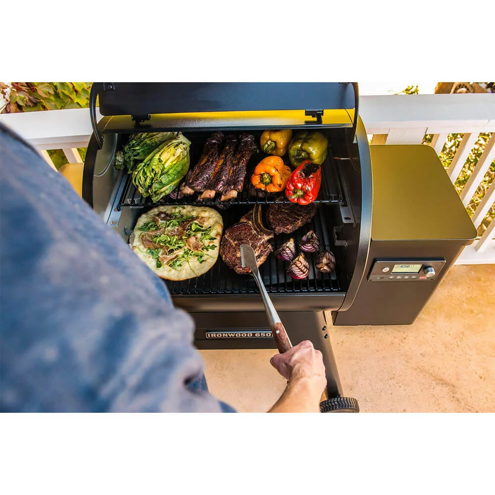 Traeger TFB65BLF Ironwood 650 Pellet Grill