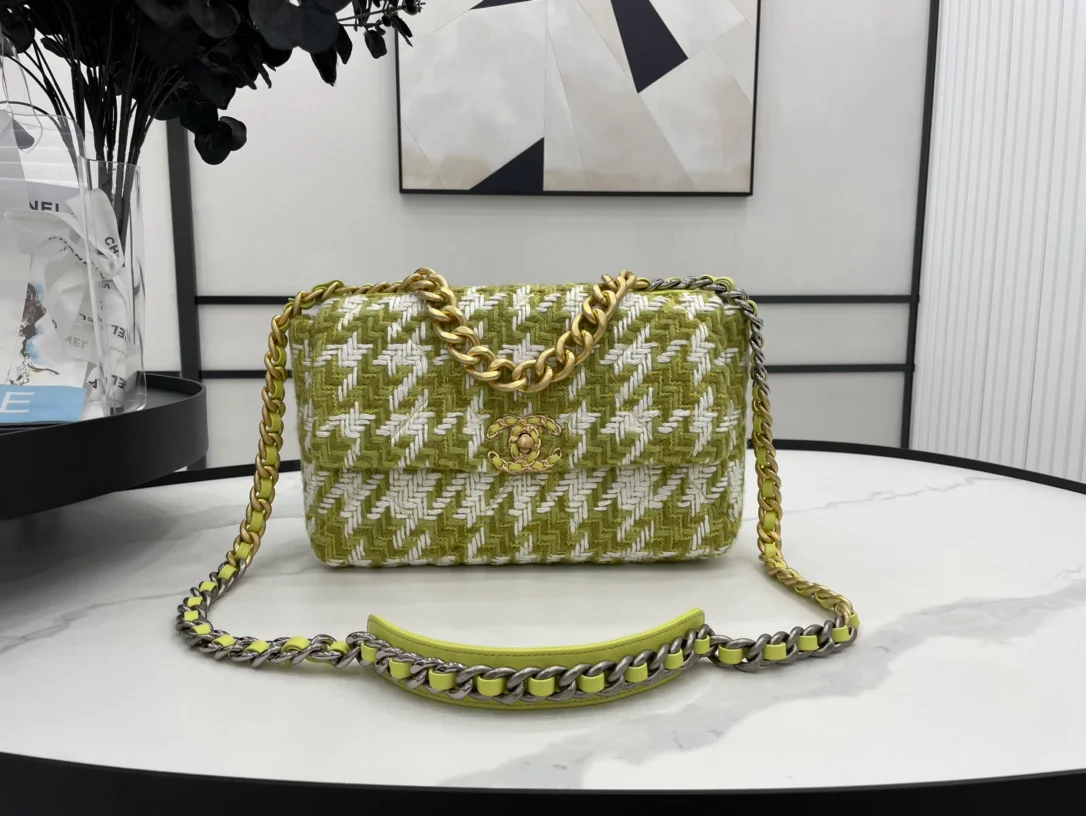 Chanel 19 Large Handbag Gold Hardware Green For Women, Women&rsquo;s Handbags, Shoulder Bags 11.8in/30cm