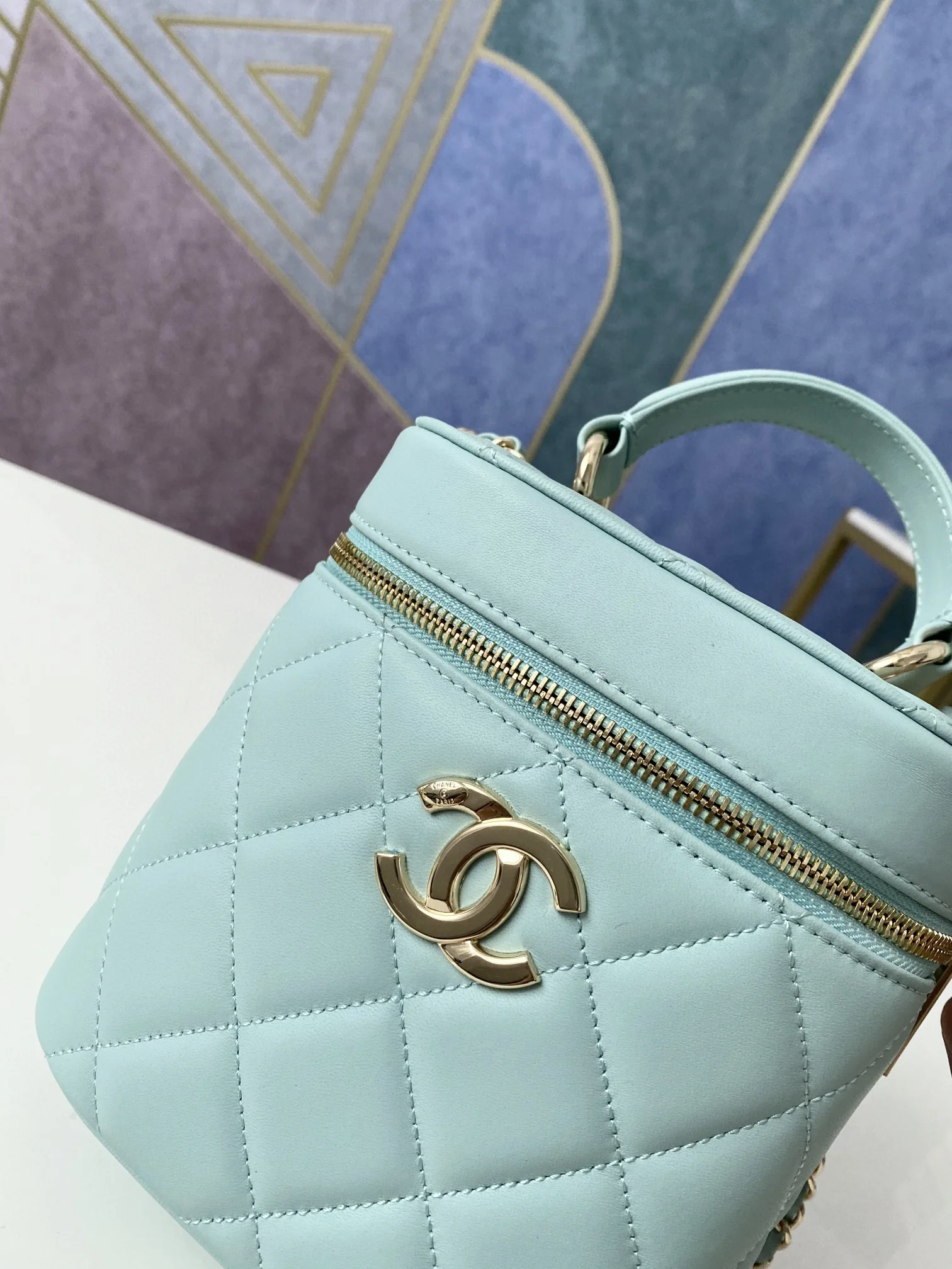 Chanel Vanity Case Gold Hardware Light Green For Women, Women&rsquo;s Handbags, Shoulder Bags 9.4in/24cm
