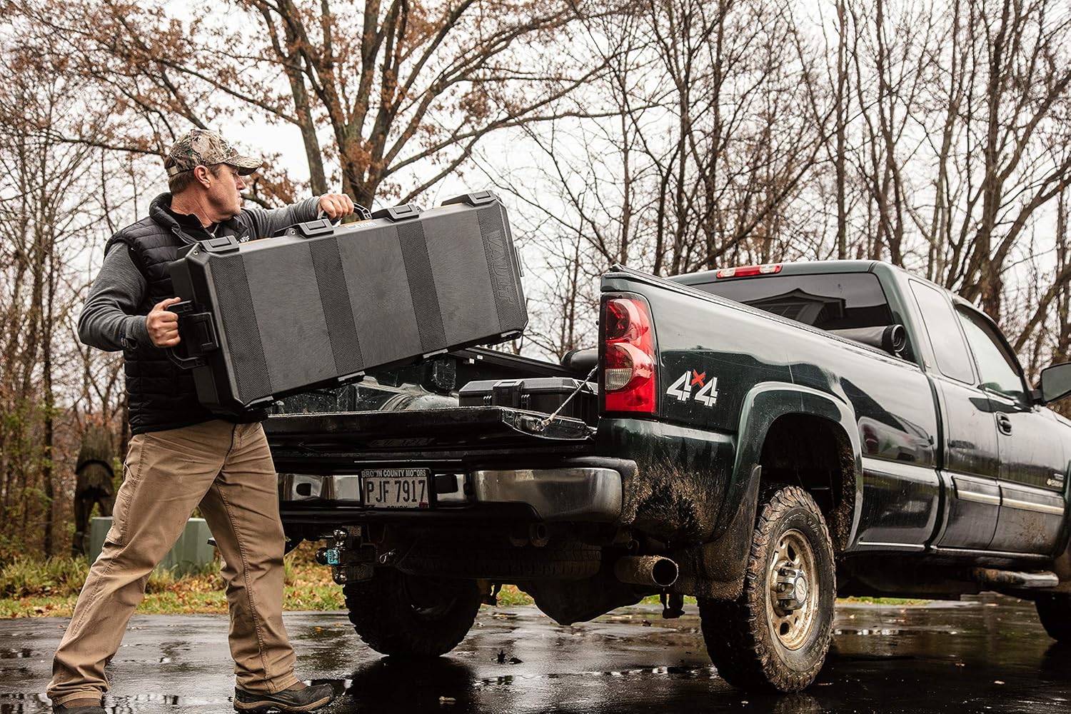 Vault by Pelican - V700 Rifle Case with Foam (Black)