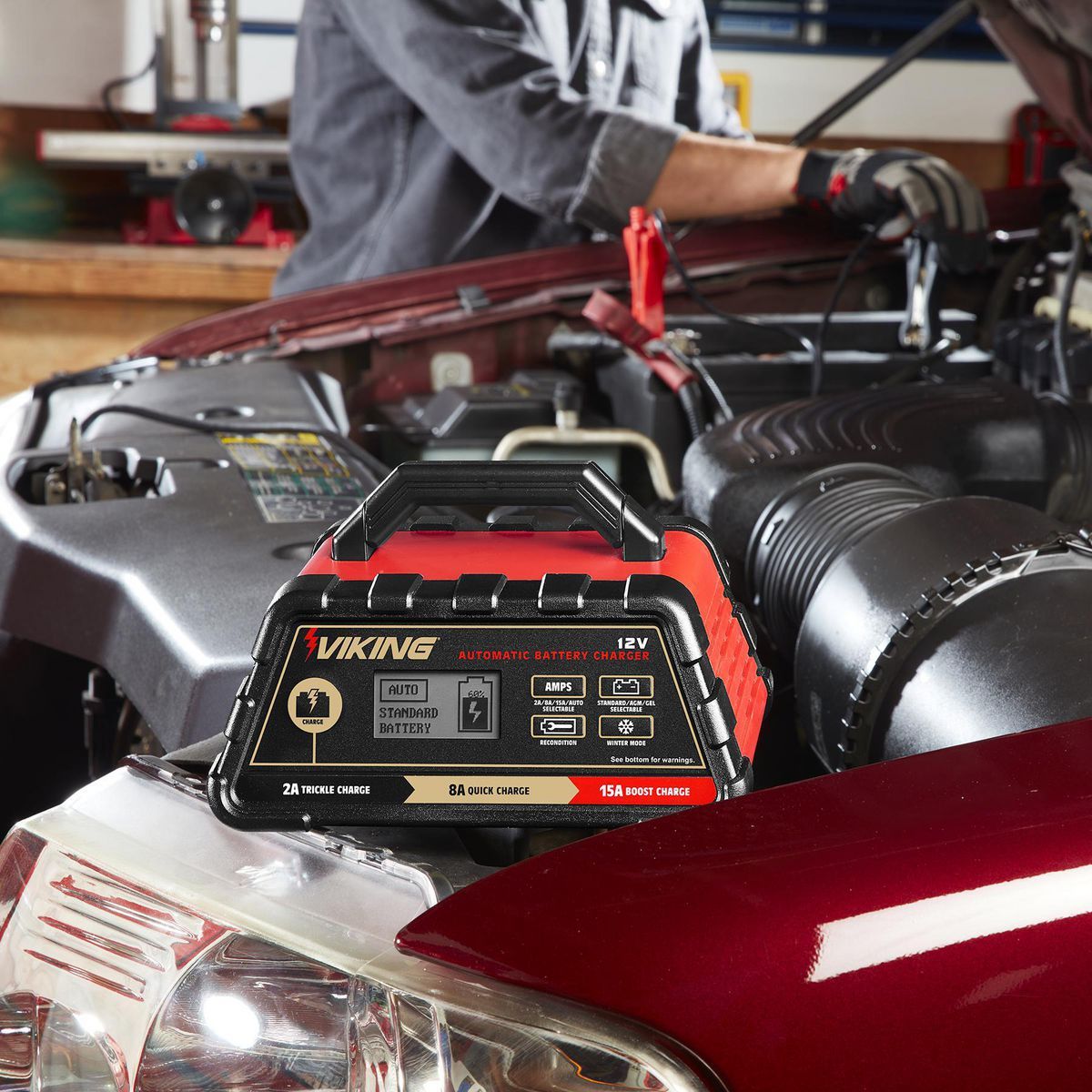 VIKING 2/8/15 Amp Automatic Microprocessor-Controlled Battery Charger