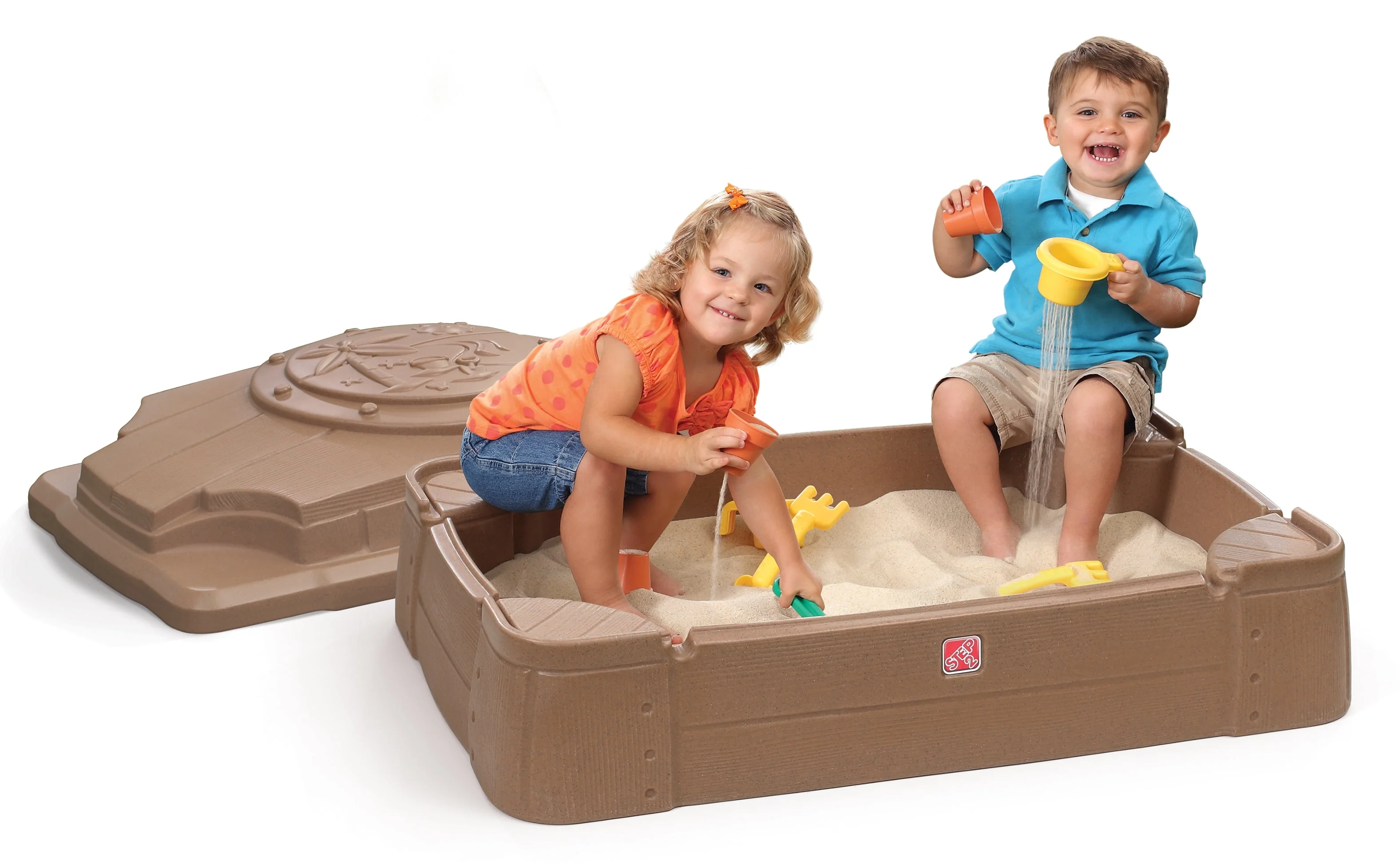 Step2 Play and Store Sandbox Brown Plastic Kids Outdoor Toy with Cover