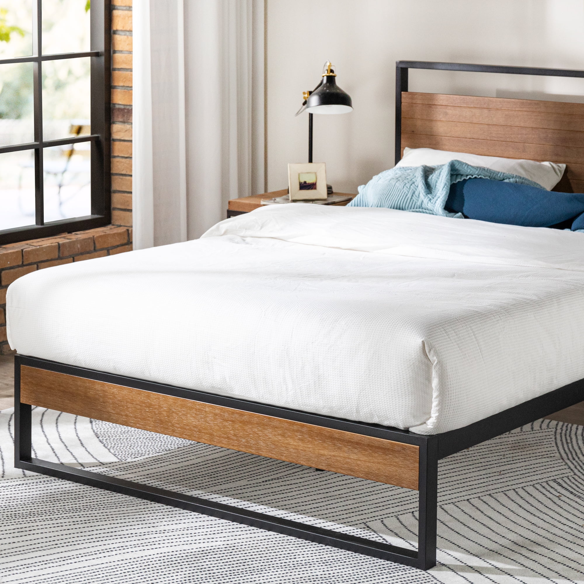 Zinus Suzanne 44" Metal and Wood Platform Bed Frame with Headboard, Chestnut Brown, Queen