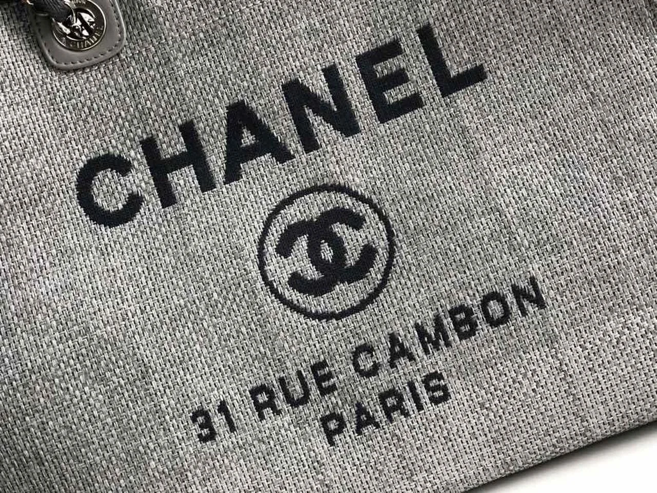 Chanel Small Shopping Bag Silver Hardware Grey For Women, Women&rsquo;s Handbags, Shoulder Bags 15.2in/39cm AS3257