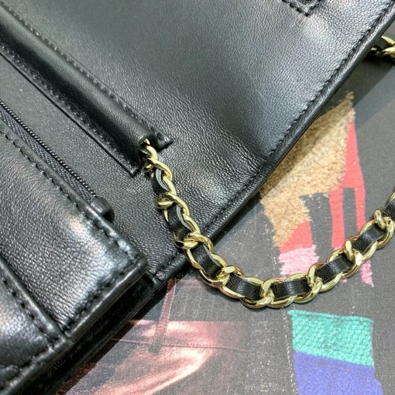 Chanel Lambskin Chain Bag 86058