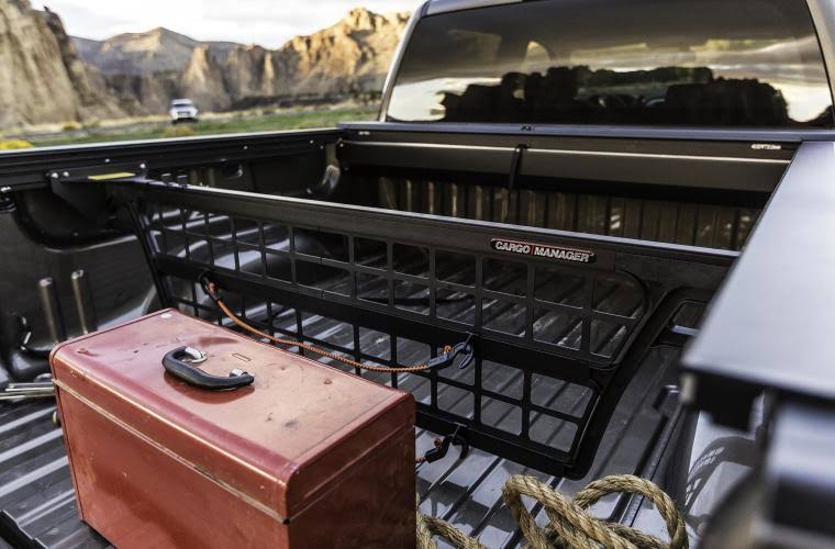 Roll-N-Lock CM500 Cargo Manager Truck Bed Divider