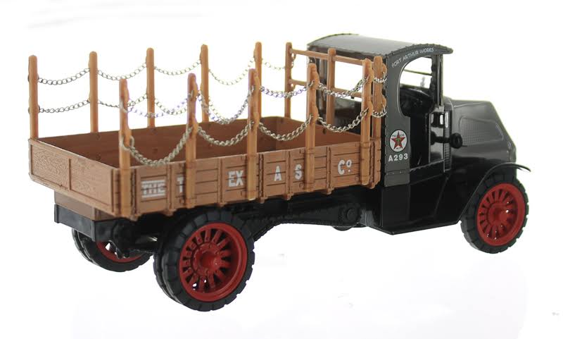 Ertl 1918 Mack AC Bulldog Texaco Flatbed Truck Die-Cast Bank 1:32