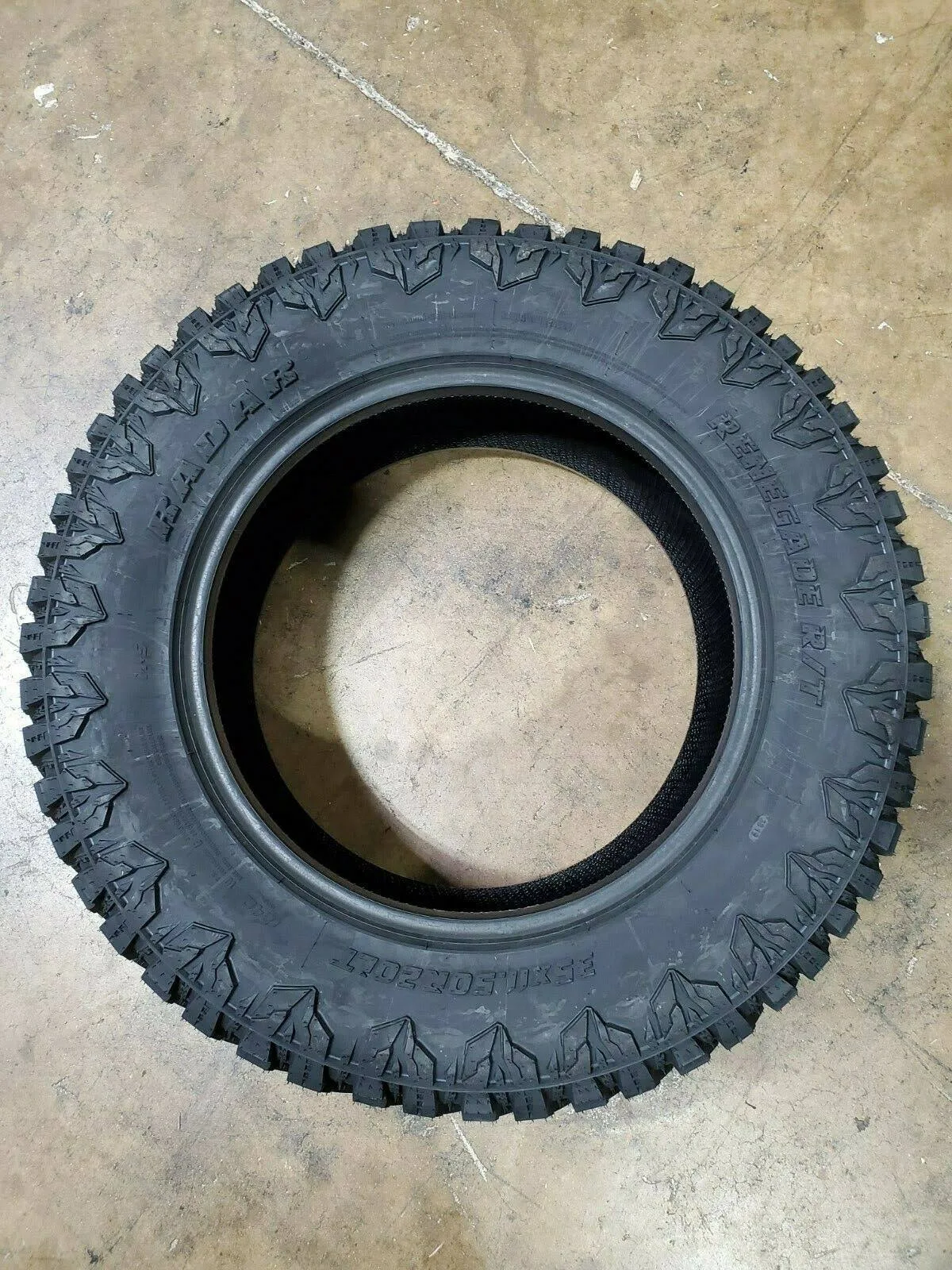 35x11.50R20LT Radar Renegade R/T 10PLY 124Q Load E