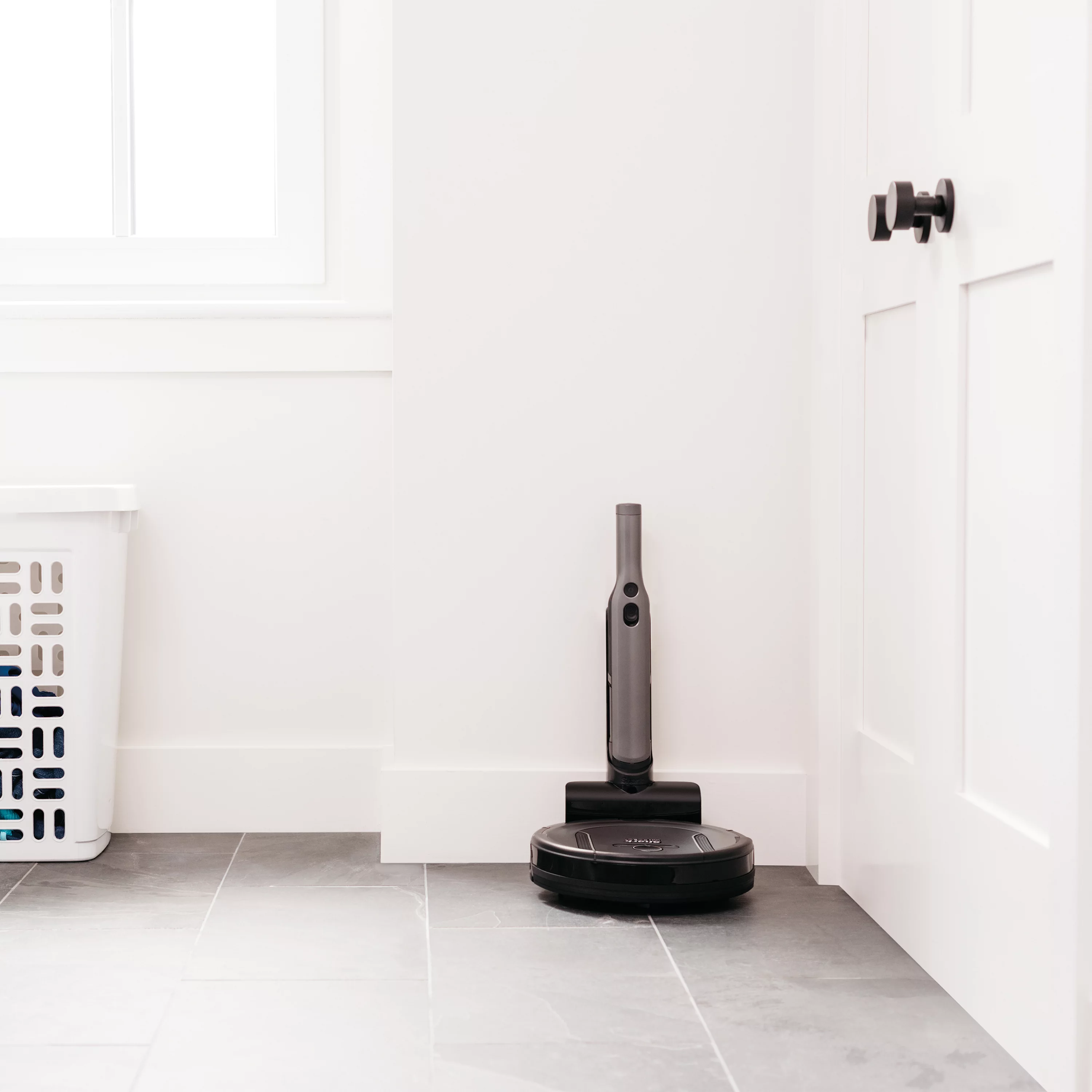 SHARK ION Robot Vacuum Cleaning System with Detachable Hand Vacuum, S86 with Wi-Fi - RV850WV