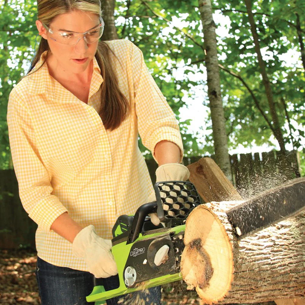 Greenworks 40V 16 Cordless Brushless Chainsaw with 4.0 Ah Battery and Charger 20312