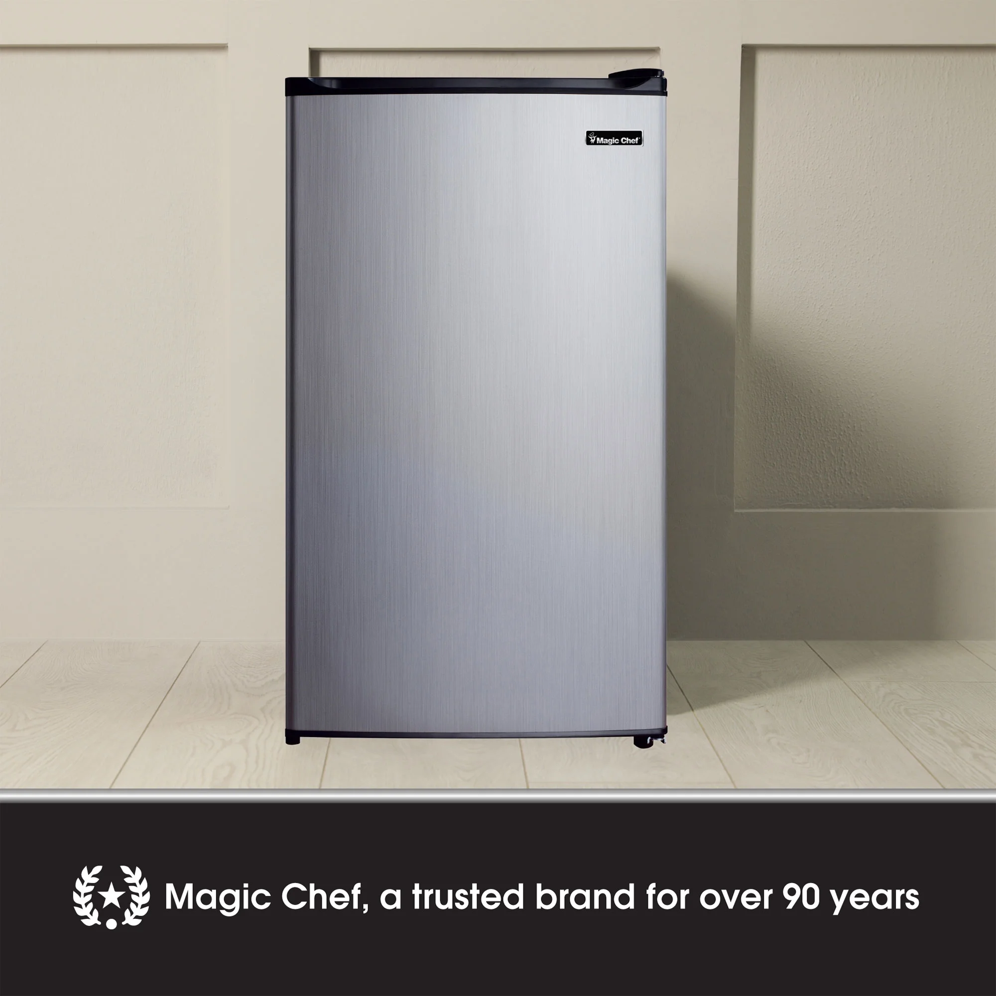 Magic Chef  New 18.5 inch Width 3.5 Cu. ft. Compact Refrigerator with  Single Door