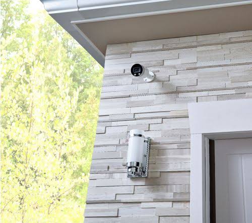 Lorex - 8-Channel, 4-Camera Indoor/Outdoor Wired 4K UHD 2TB NVR Surveillance System - White