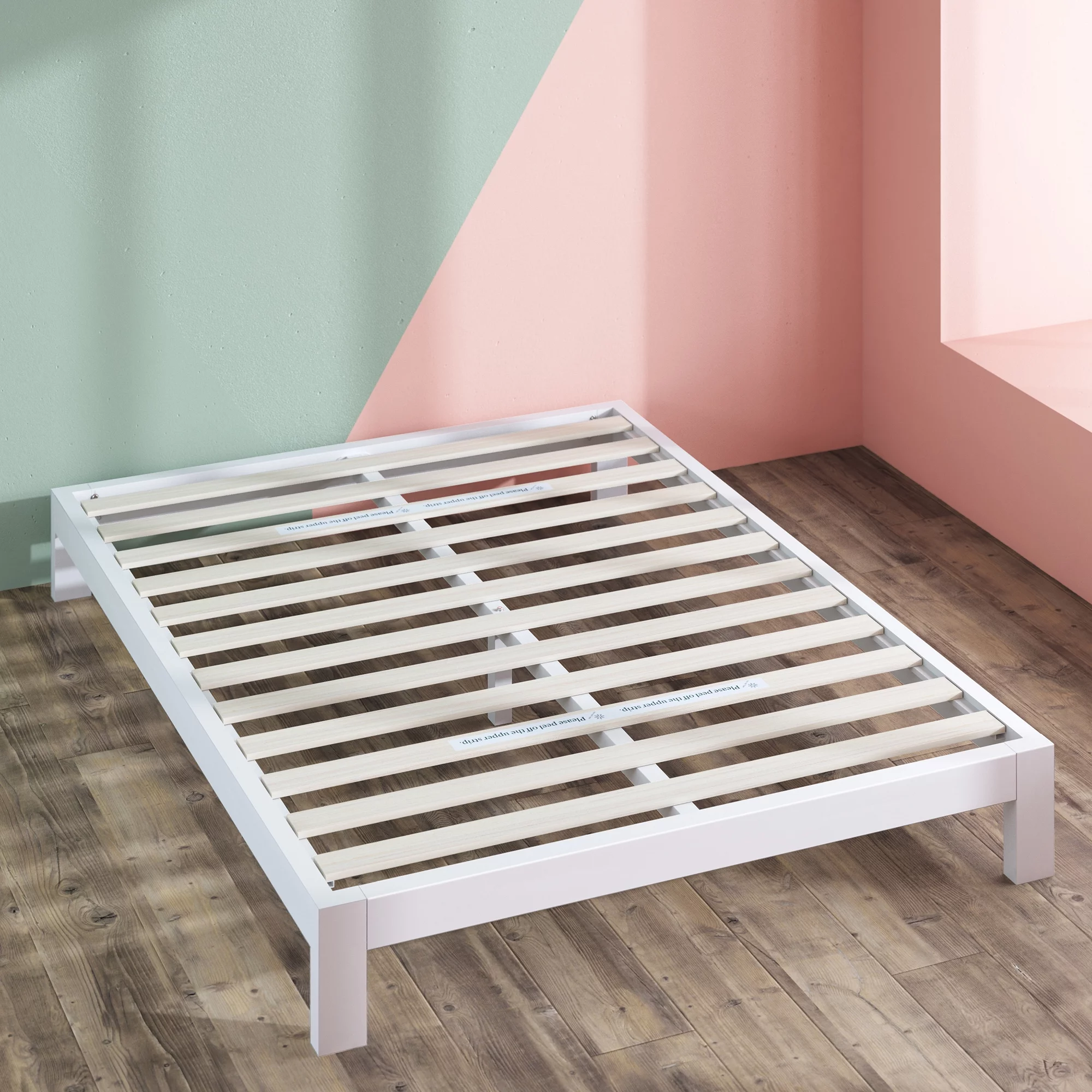 Zinus Arnav 10 White Metal Platform Bed Frame, Queen