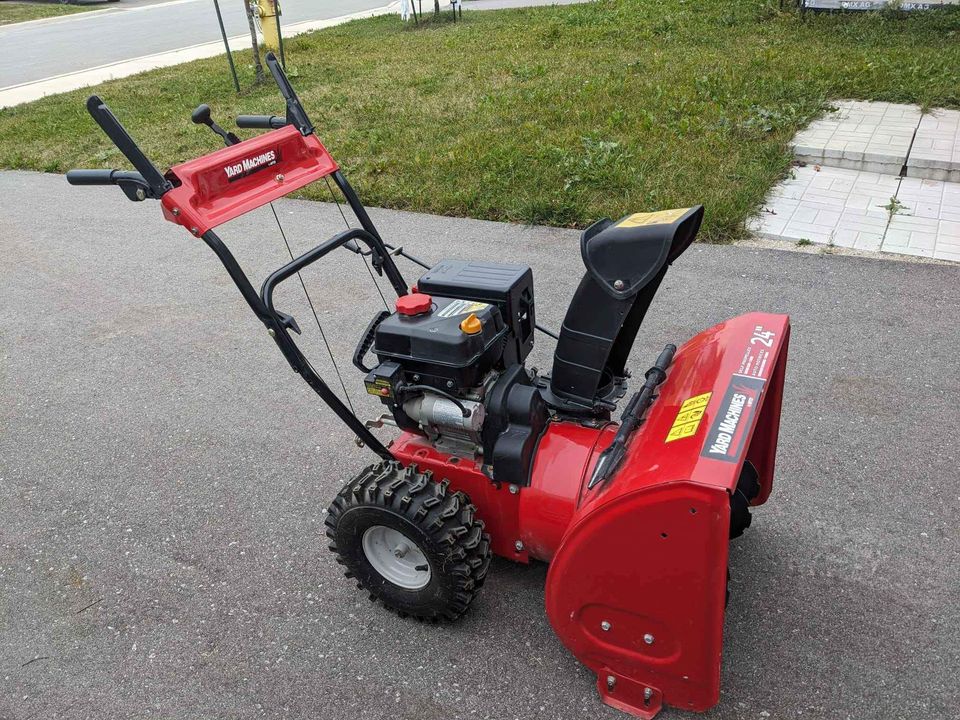 24 Yard Machines 2-Stage SNOW BLOWER 208CC Powermore Engine & Electric Start