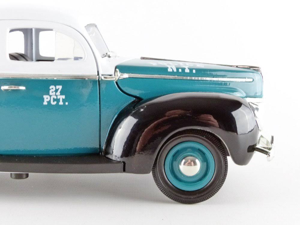 Greenlight 1940 Ford Deluxe Coupe New York City Police Department (NYPD) 1/18 Diecast Model