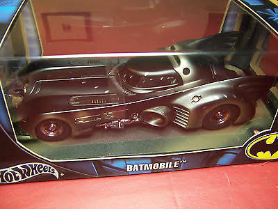 Hot Wheels G3665 Battle-Damaged Rare Batman Batmobile 1:18 Scale Model