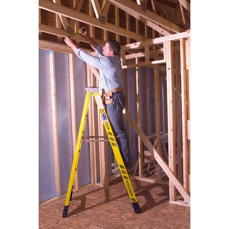 Werner 7305S 5 ft. Type IAA Fiberglass Step Ladder with Shelf