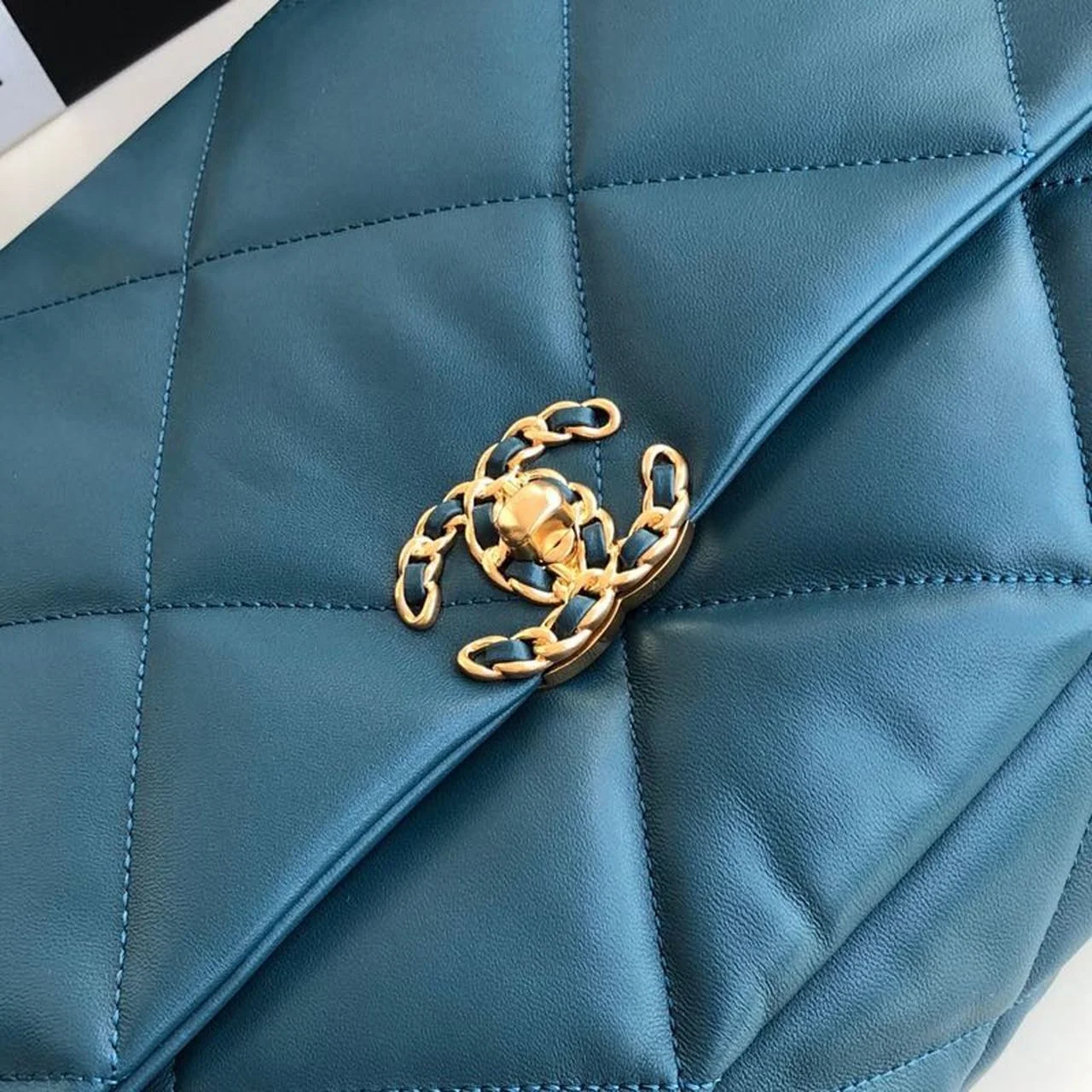 Chanel 19 Maxi Handbag Teal For Women, Women&rsquo;s Bags, Shoulder And Crossbody Bags 14in/36cm AS1162