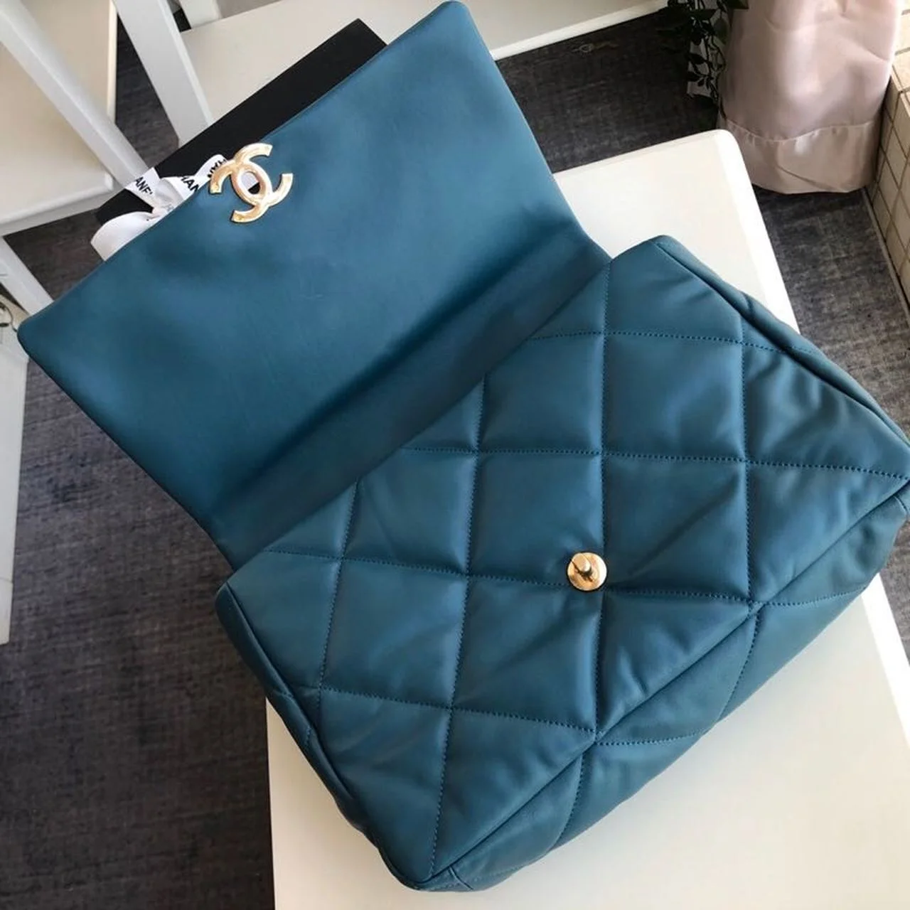 Chanel 19 Maxi Handbag Teal For Women, Women&rsquo;s Bags, Shoulder And Crossbody Bags 14in/36cm AS1162