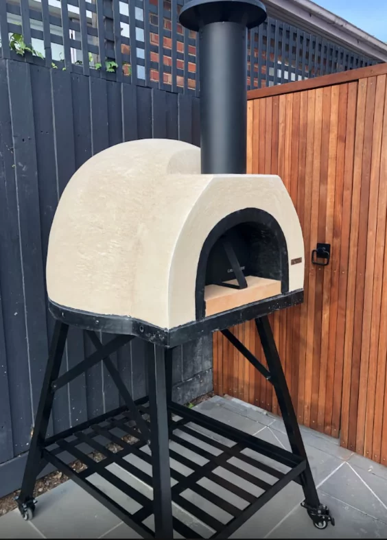 Cement Outdoor Pizza Oven / Clay Plain Front Wood Fired Pizza Ovens with Black Flue - OP51