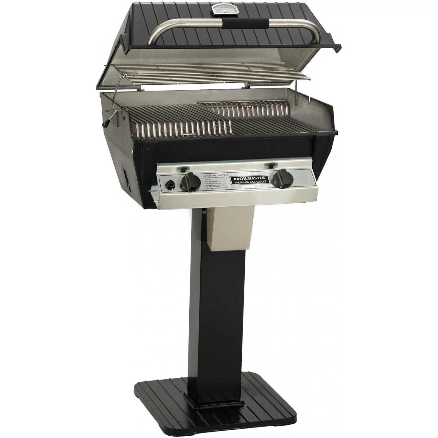 Broilmaster R3BN Infrared Combination Natural Gas Grill On Black Patio Post