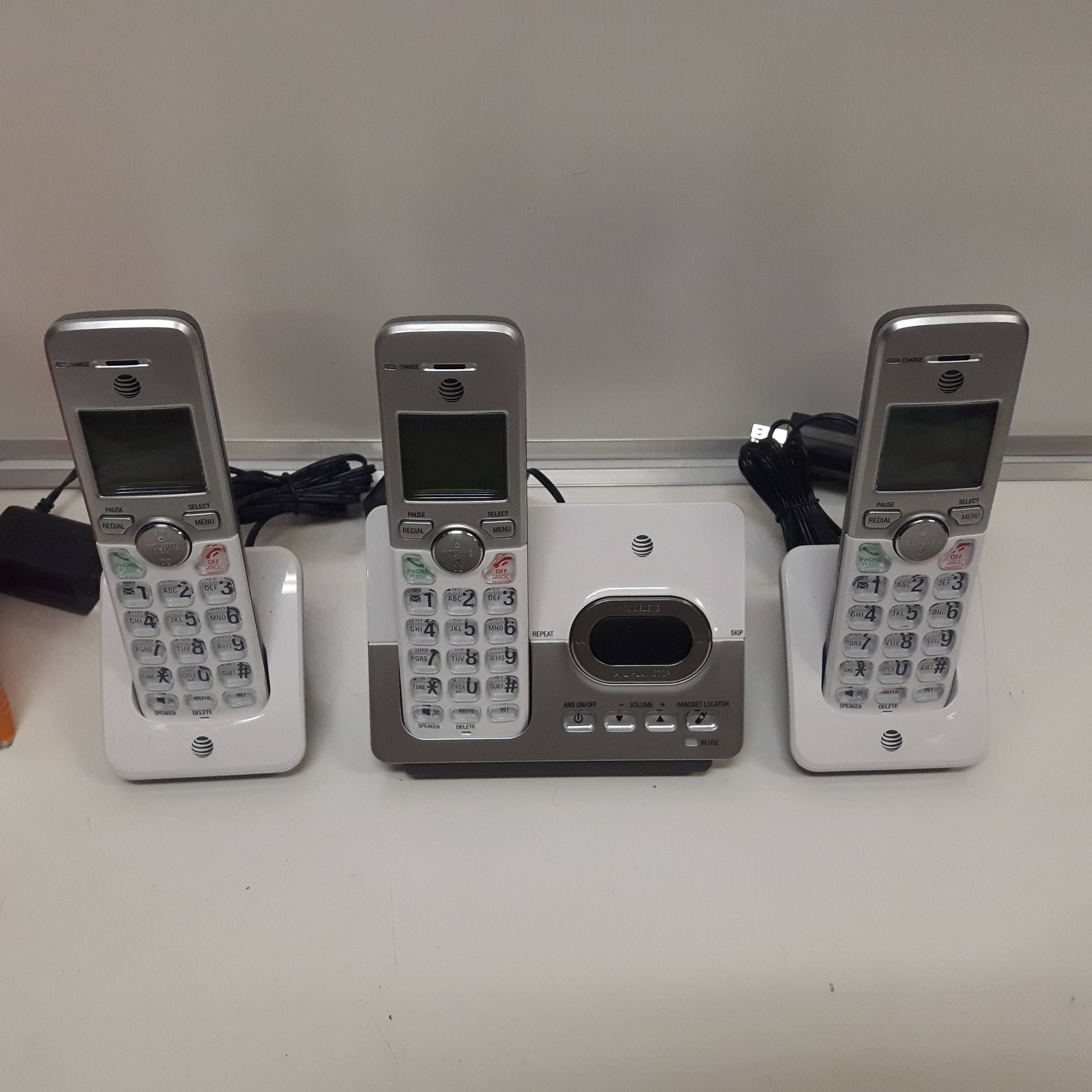 ATu0026T EL52303 Handset Cordless Answering System with Caller ID/Call Waiting - 3 count