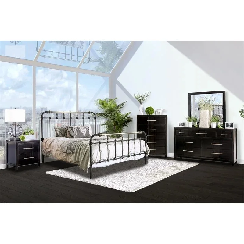 Bowery Hill Farmhouse Metal King Spindle Bed in Antique Black