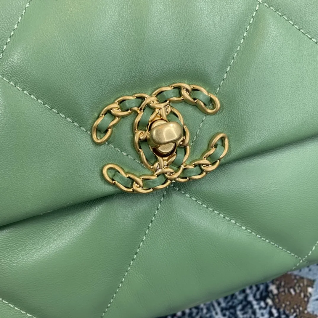 Chanel 19 Flap Bag Gold Hardware Green For Women, Women&rsquo;s Handbags, Shoulder Bags 10.2in/26cm AS1160