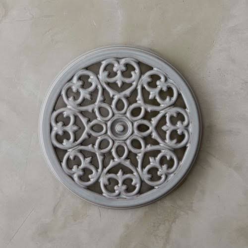 Staub Cast Iron 9-Inch Round Lilly Trivet - Graphite