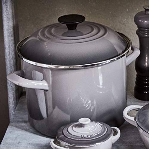 Le Creuset Signature Cast Iron 16-Piece Oyster Cookware Set