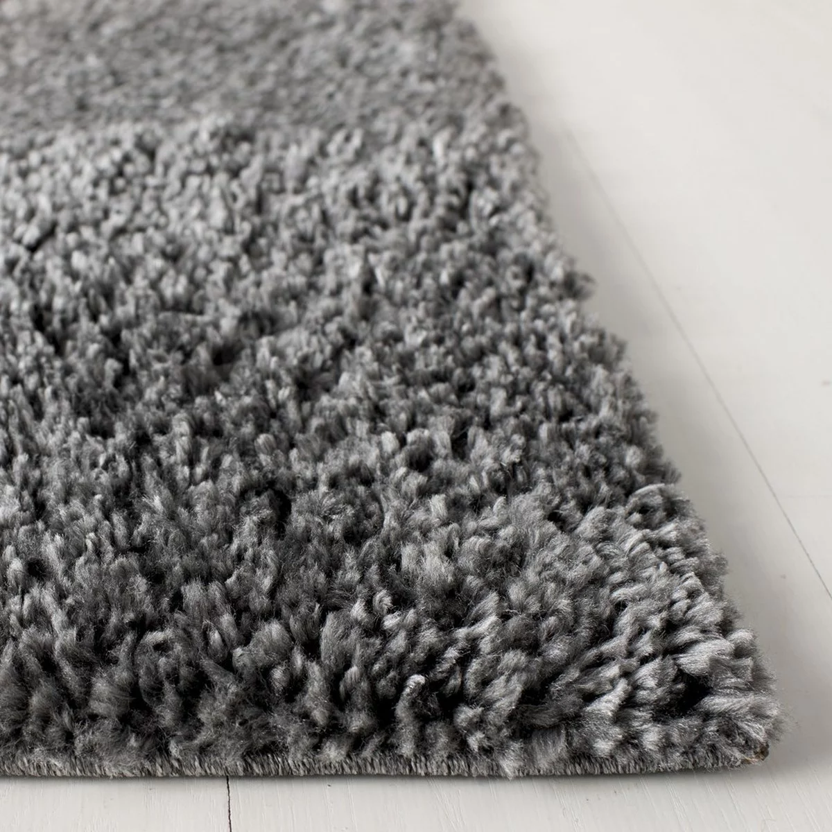 SAFAVIEH August Carlene Solid Plush Shag Area Rug, Grey, 4' x 4' Square