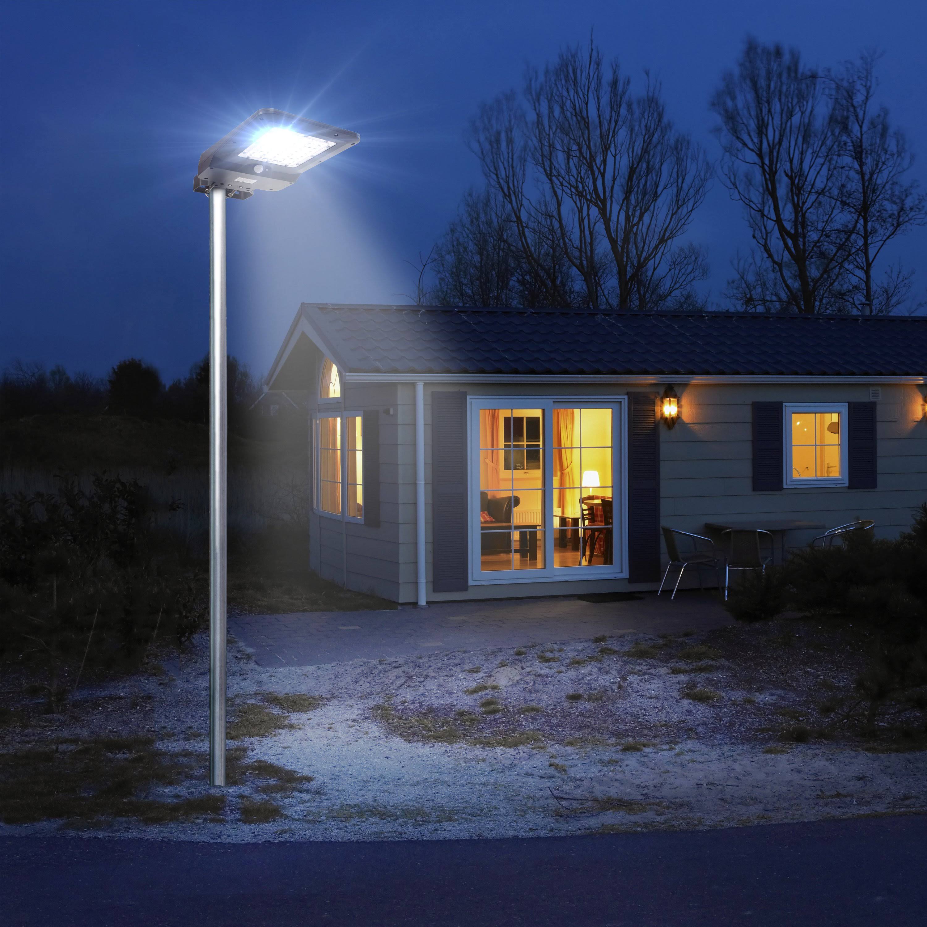 Wagan Tech Solar + LED Floodlight 1600