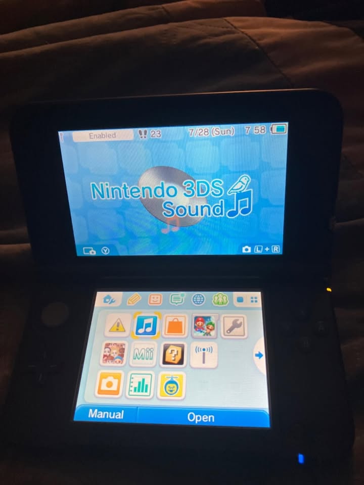 Nintendo New 3DS XL Console - Black (Renewed)