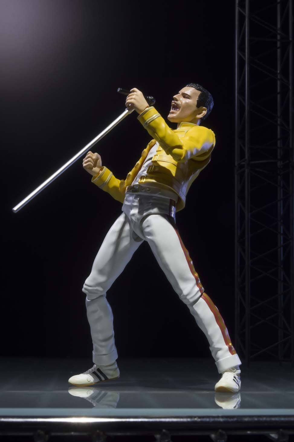 Freddie Mercury S.H.Figuarts Action Figure