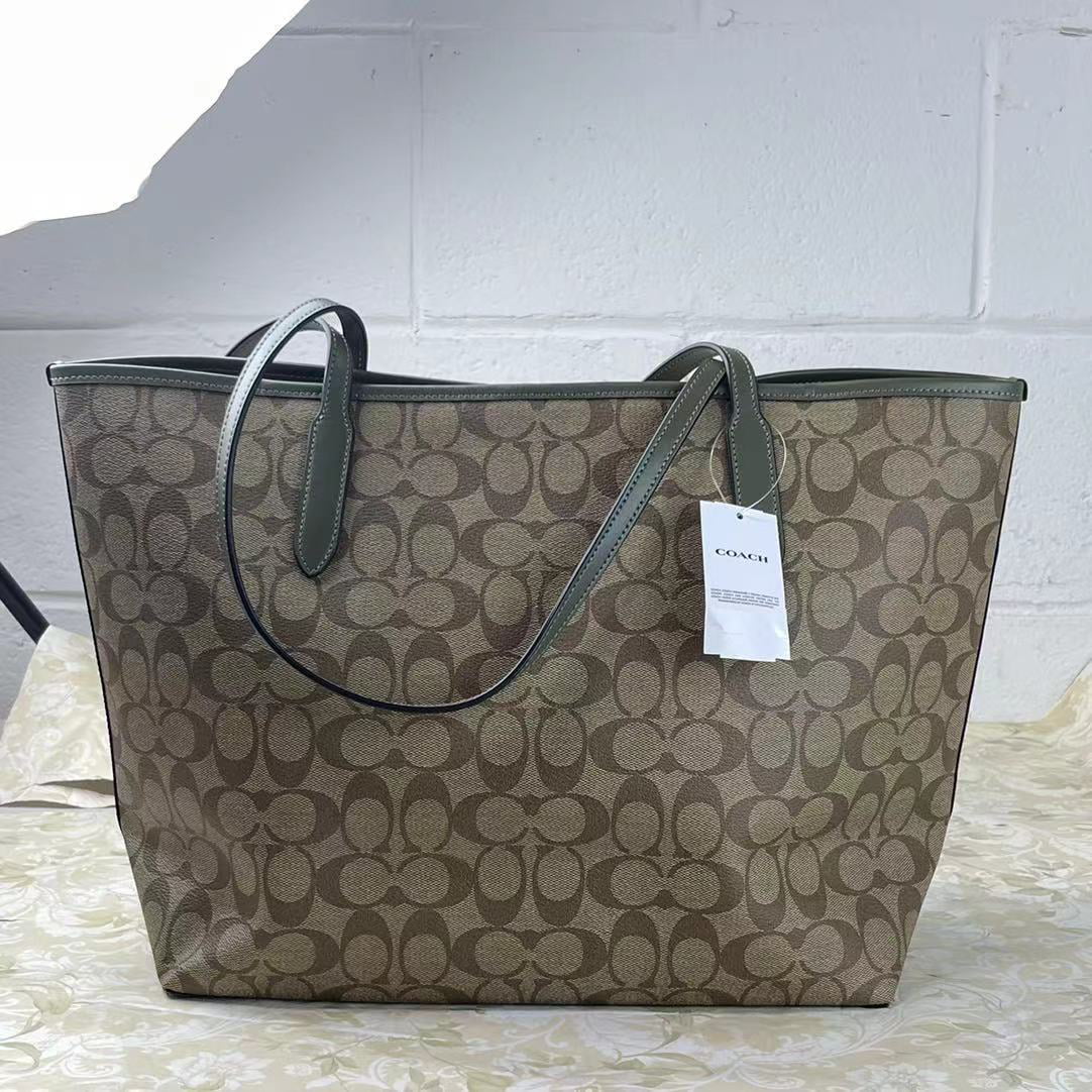 Coach 5696 City Tote In Signature Canvas Khaki/Surplus