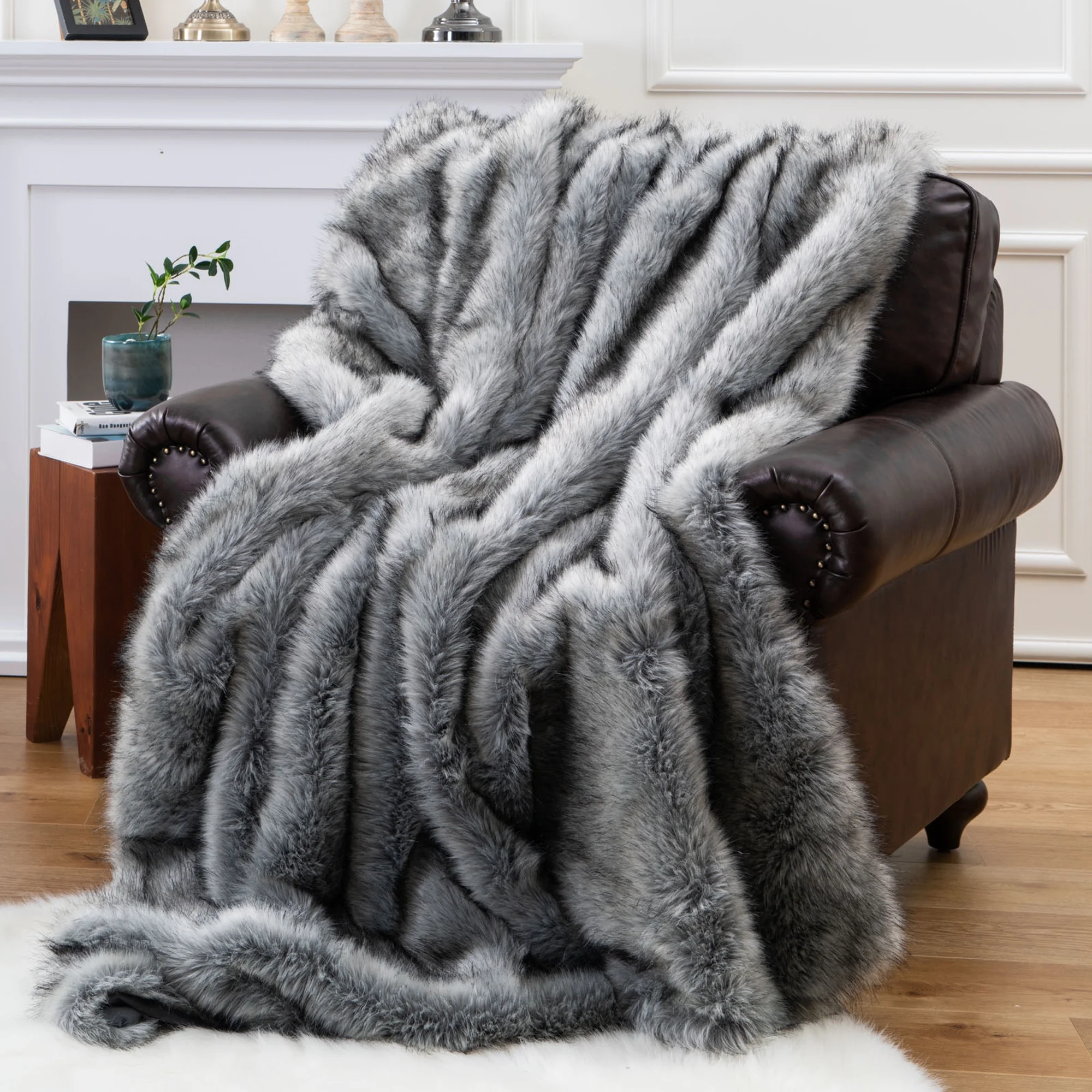 Battilo Luxury Faux Fur Blanket, Extra Large Faux Fur Throw Blankets for Sofa, Bed, Super Soft, Fluffy, Decorative Bed Blanket, Perfect Gift