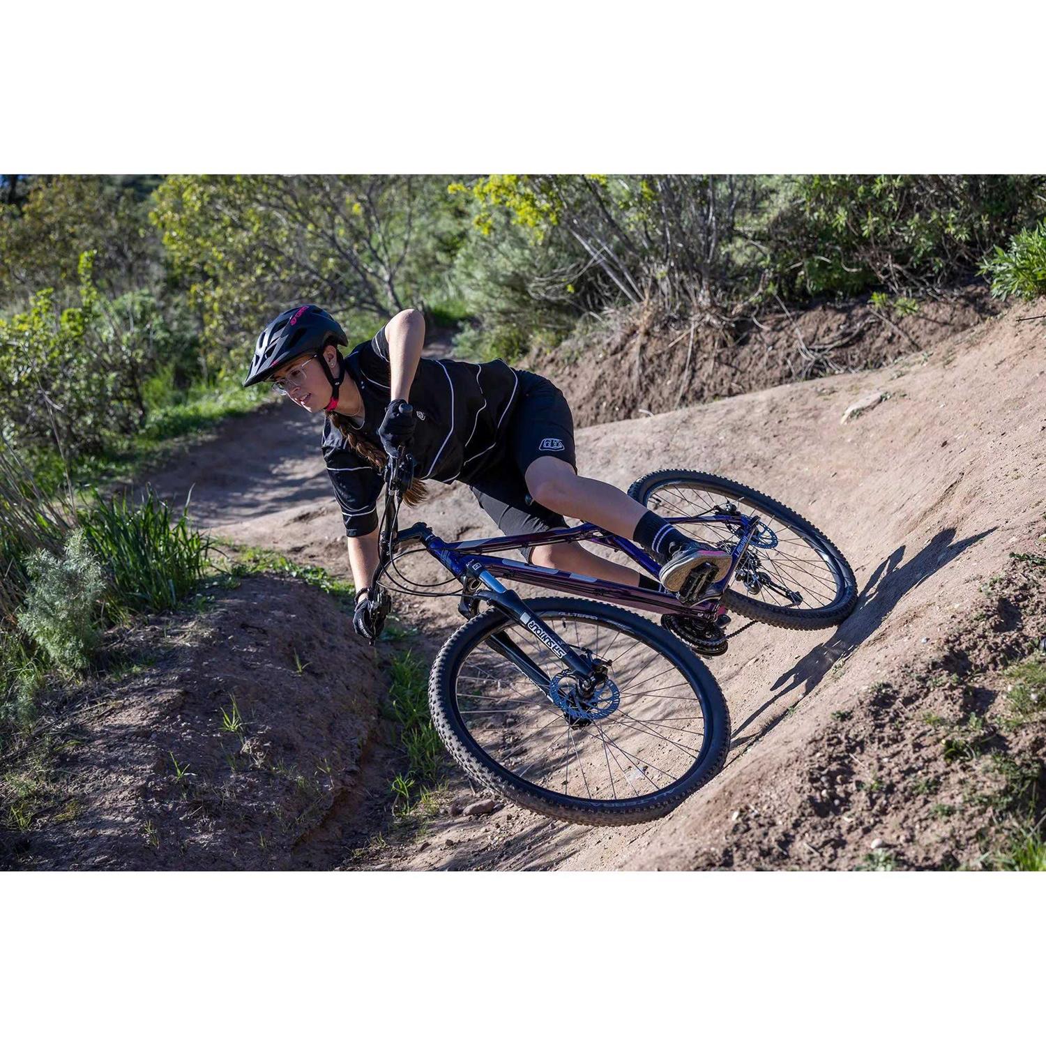GT Womens 27.5 Laguna Pro Mountain Bike - Sports Supplies Online Store